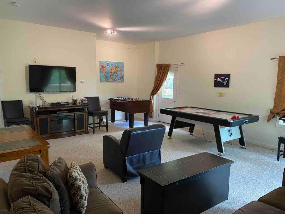 Fun & Fabulous Getaway Villa Gilford Luaran gambar